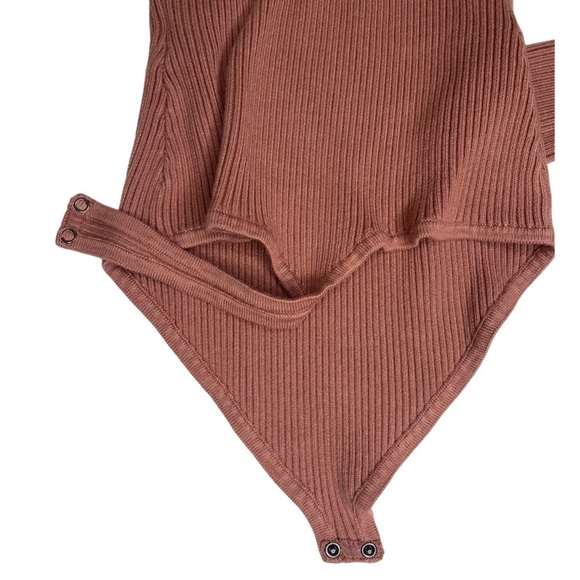 Abercrombie and Fitch Asymmetrical Dusty Rose Mauve Knit Bodysuit Sz Sm - Picture 5 of 6